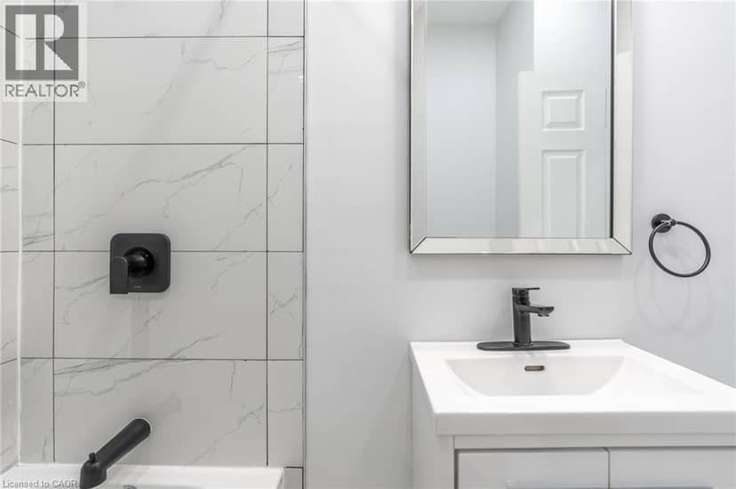 536 CANNON Street E, Hamilton, photo 8