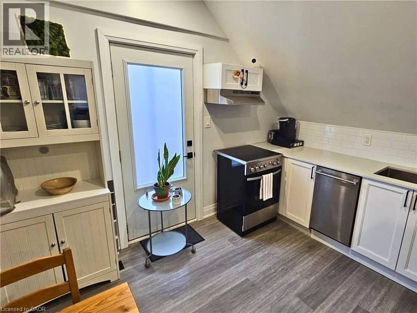 536 CANNON Street E — photo 36 of 40