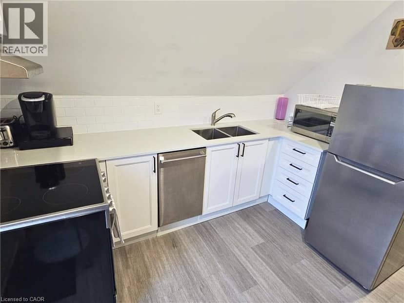 536 CANNON Street E — photo 37 of 40