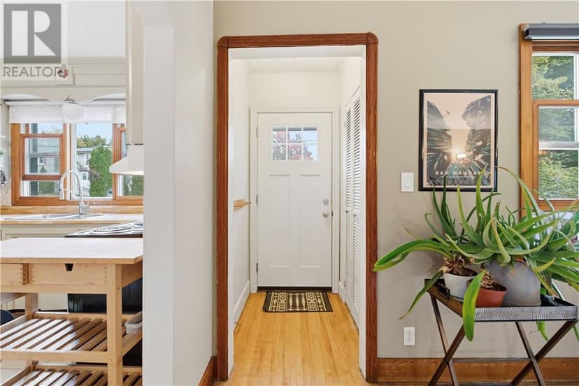 697 Prete Street — photo 3 of 31