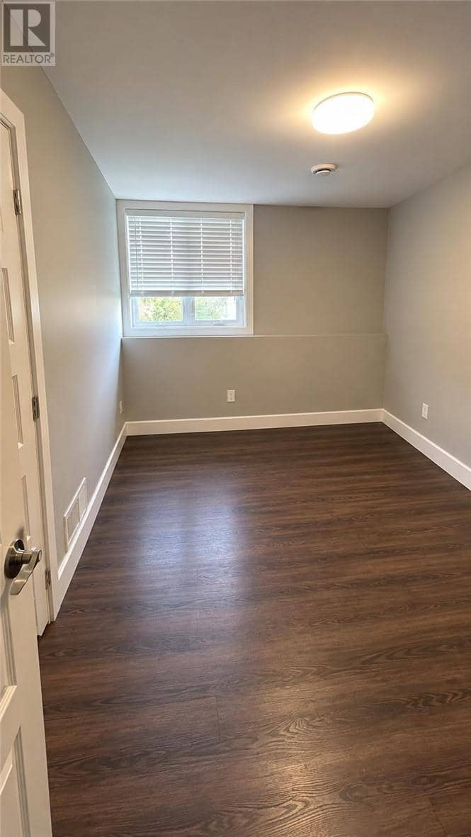 148 Hollybrook Crescent Unit# Lower — photo 9 of 14
