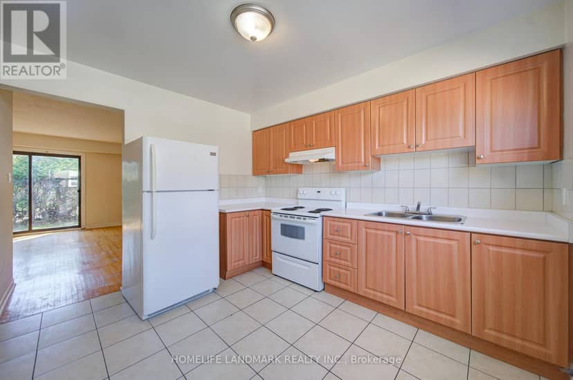 110 Purpledusk Trail, Toronto, photo 3