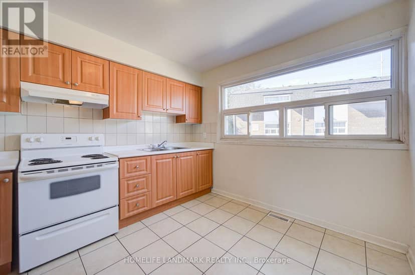 110 Purpledusk Trail, Toronto, photo 2