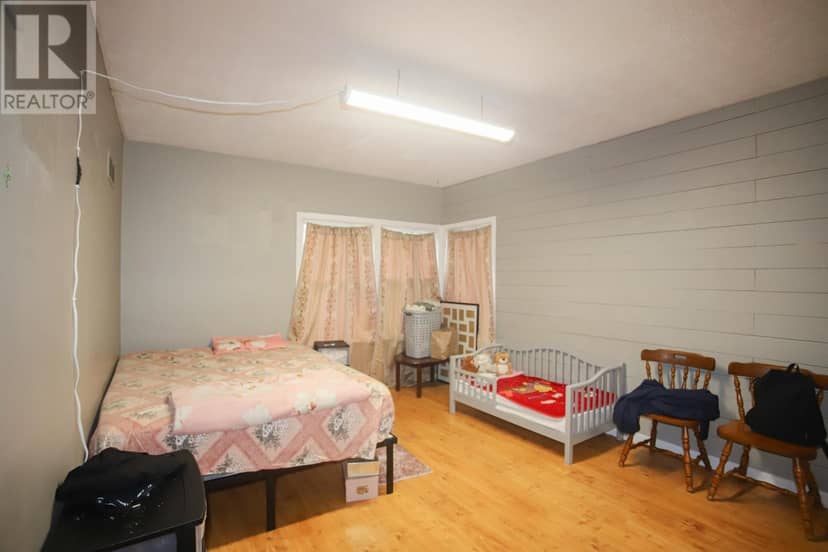 119 Salisbury AVE — photo 15 of 26