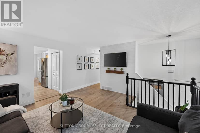 1801 Seymour Crescent, London North, photo 6