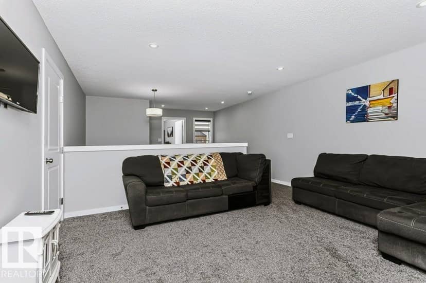 7132 182 AV NW — photo 24 of 40