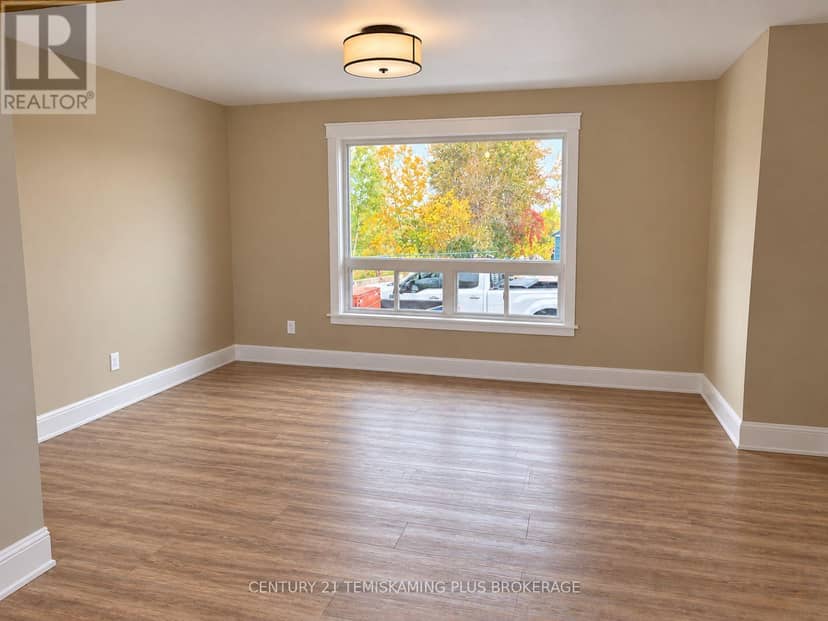 24 Park Place, Cobalt, photo 3