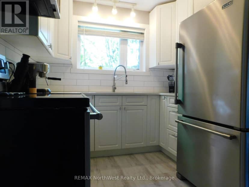 70 Wood Street, Dryden, photo 7
