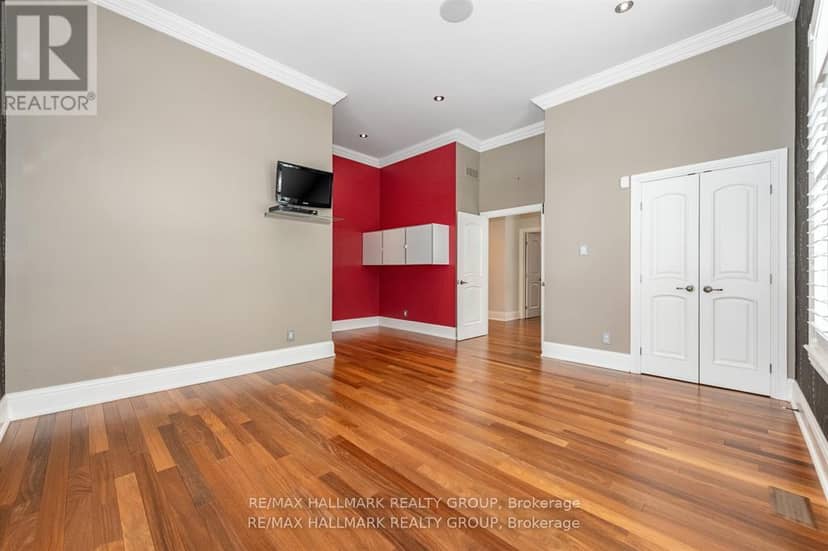 5800 Queenscourt Crescent — photo 28 of 40