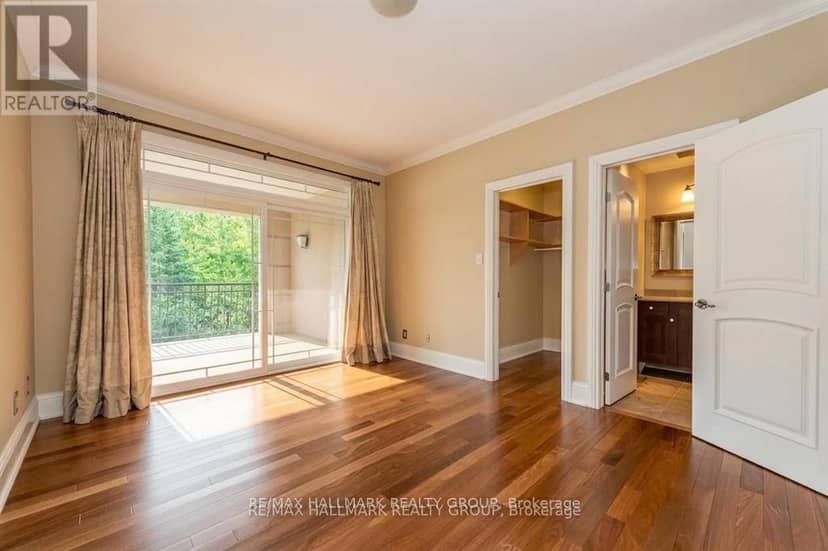 5800 Queenscourt Crescent — photo 32 of 40