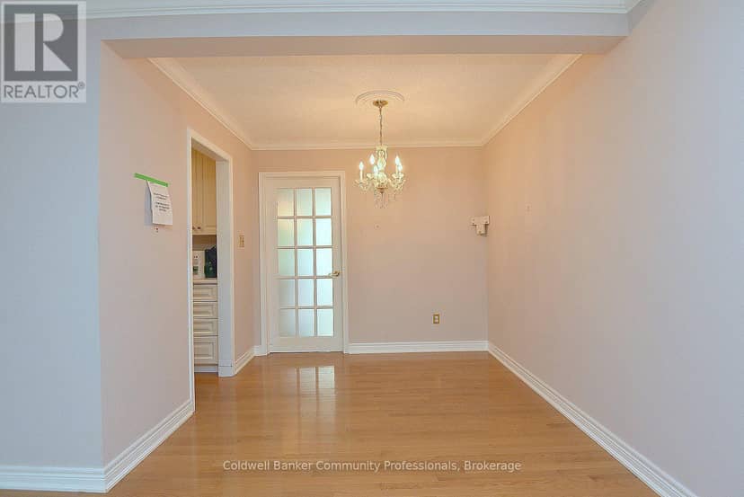 81 Aylmer Crescent — photo 13 of 37