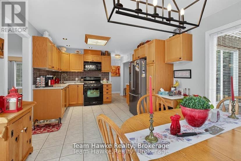 29 Boyd Crescent — photo 16 of 40