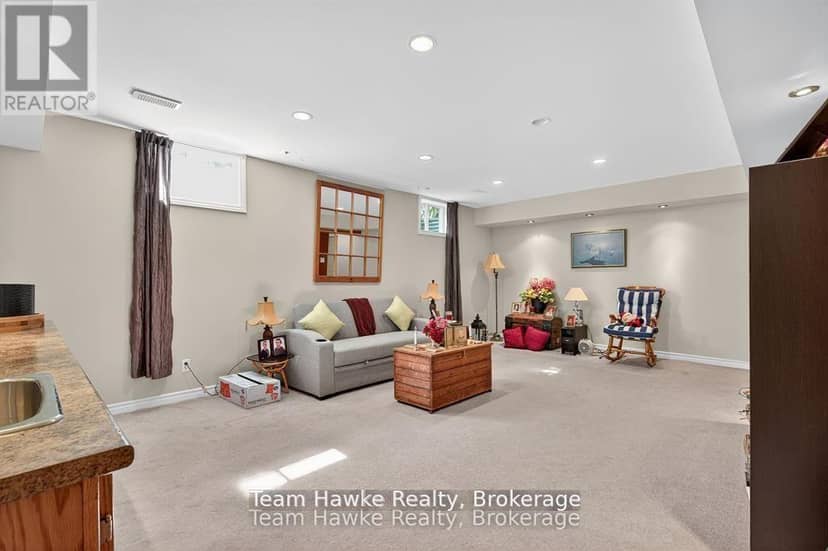 29 Boyd Crescent — photo 32 of 40