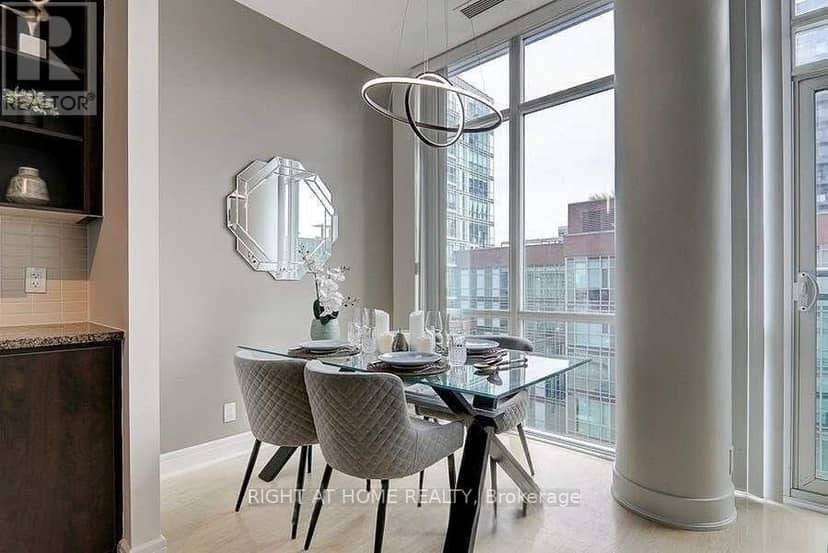 S 828 - 112 George Street — photo 19 of 34