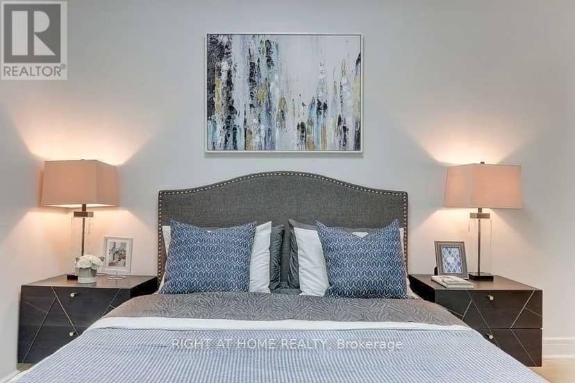 S 828 - 112 George Street — photo 22 of 34