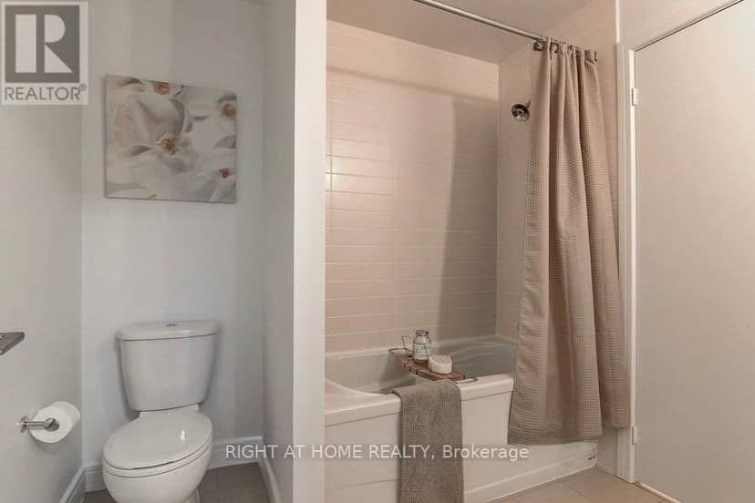 S 828 - 112 George Street — photo 26 of 34