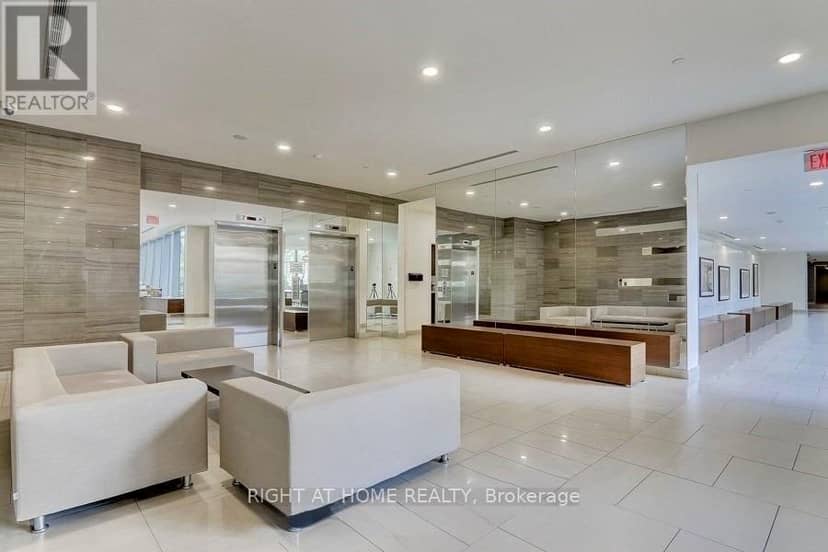 S 828 - 112 George Street — photo 4 of 34
