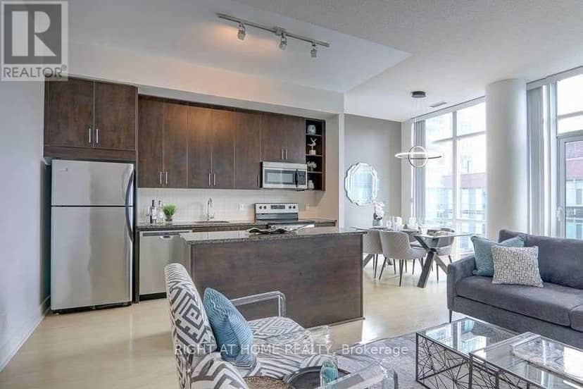 S 828 - 112 George Street — photo 9 of 34