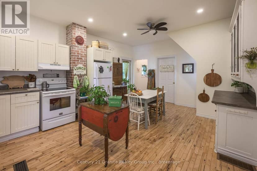 25 George Street — photo 13 of 40