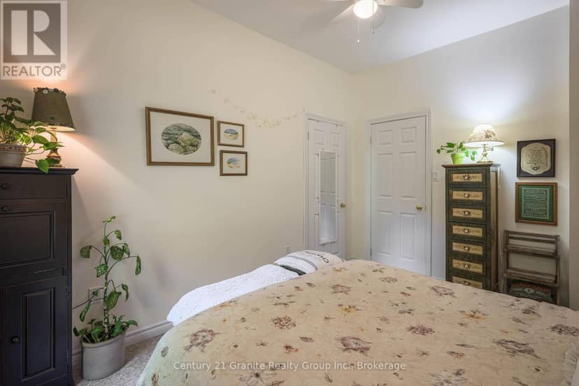 25 George Street — photo 21 of 40