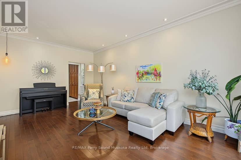 8 Ansley Street — photo 9 of 40