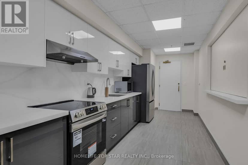 1011 - 8 Lee Centre Drive — photo 22 of 24