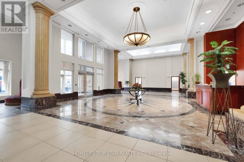 1011 - 8 Lee Centre Drive, Toronto, photo 3