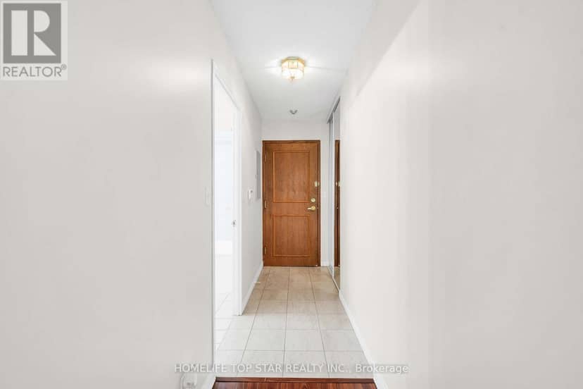 1011 - 8 Lee Centre Drive, Toronto, photo 7