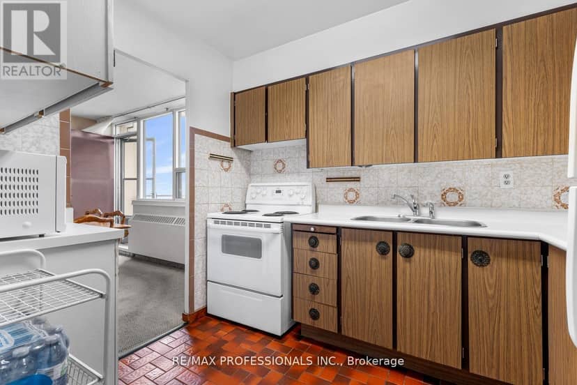 1704 - 180 Markham Road — photo 10 of 20