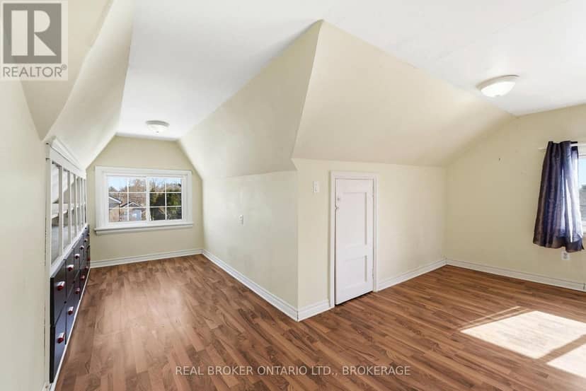 25 Dunbar Avenue — photo 21 of 40
