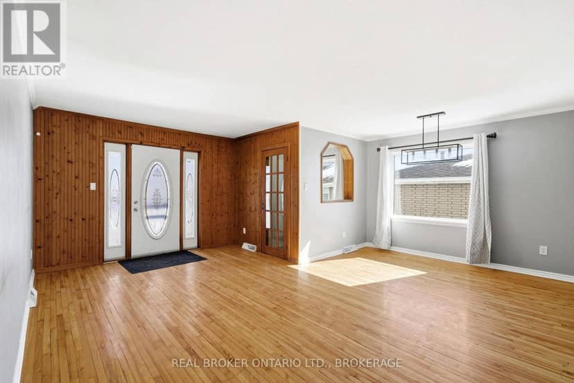 25 Dunbar Avenue — photo 4 of 40