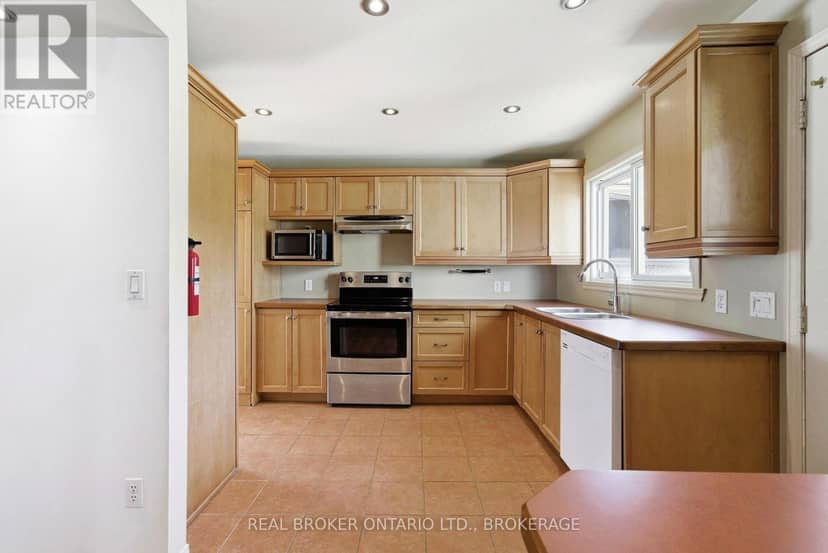 25 Dunbar Avenue — photo 9 of 40