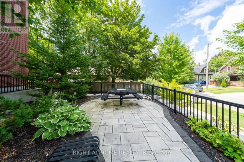 304 - 157 Wellington Street E — photo 31 of 32