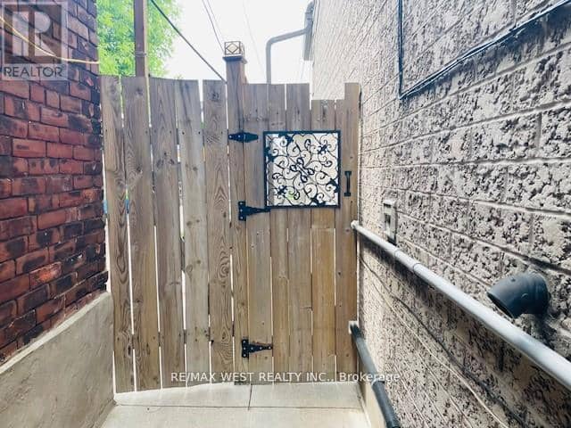94A Mulock Avenue — photo 14 of 16