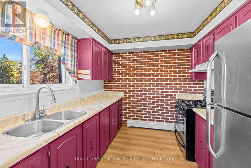 18 Reygate Court — photo 14 of 34