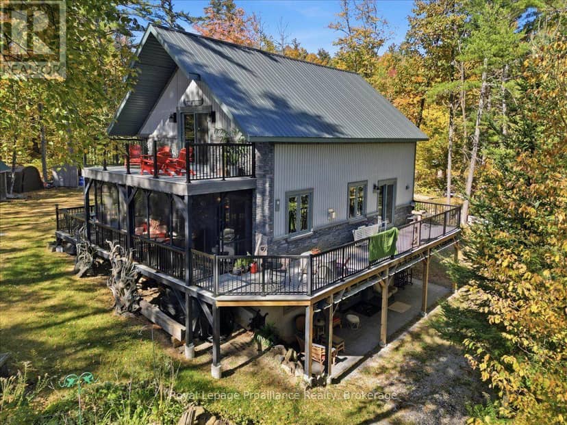 2134 Beach Road, Frontenac