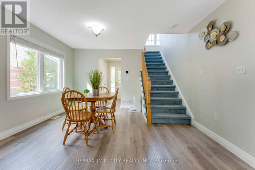 28 Nancroft Crescent — photo 14 of 40