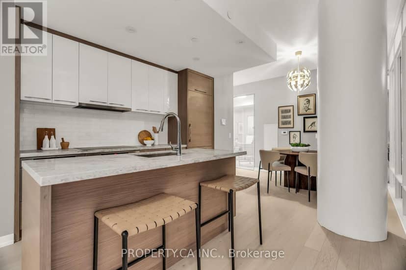 3002 - 488 University Avenue — photo 10 of 40