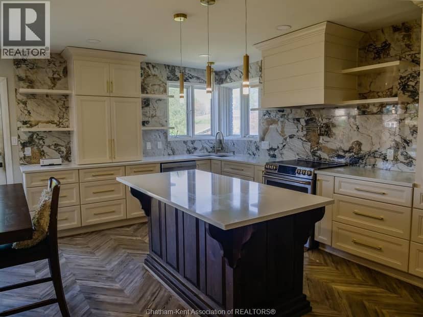 94 Ottawa Drive — photo 10 of 21