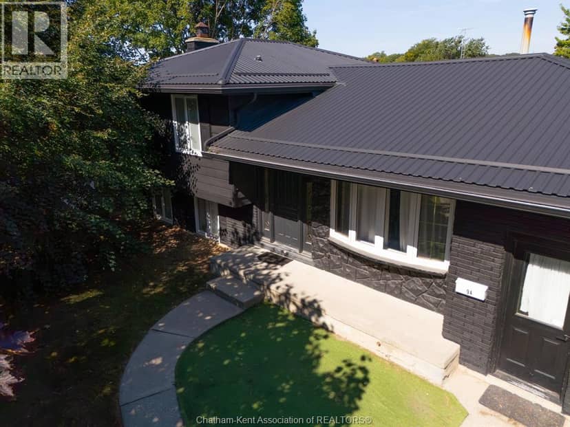 94 Ottawa Drive — photo 2 of 21