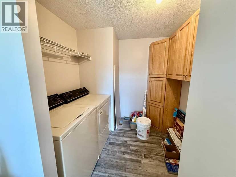4011 51 Avenue — photo 9 of 11