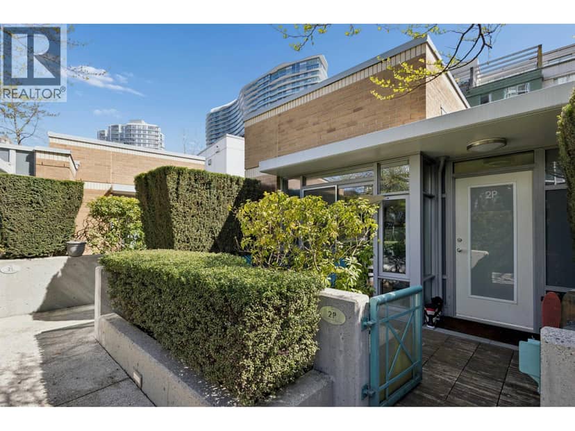 2P 1033 MARINASIDE CRESCENT, Vancouver