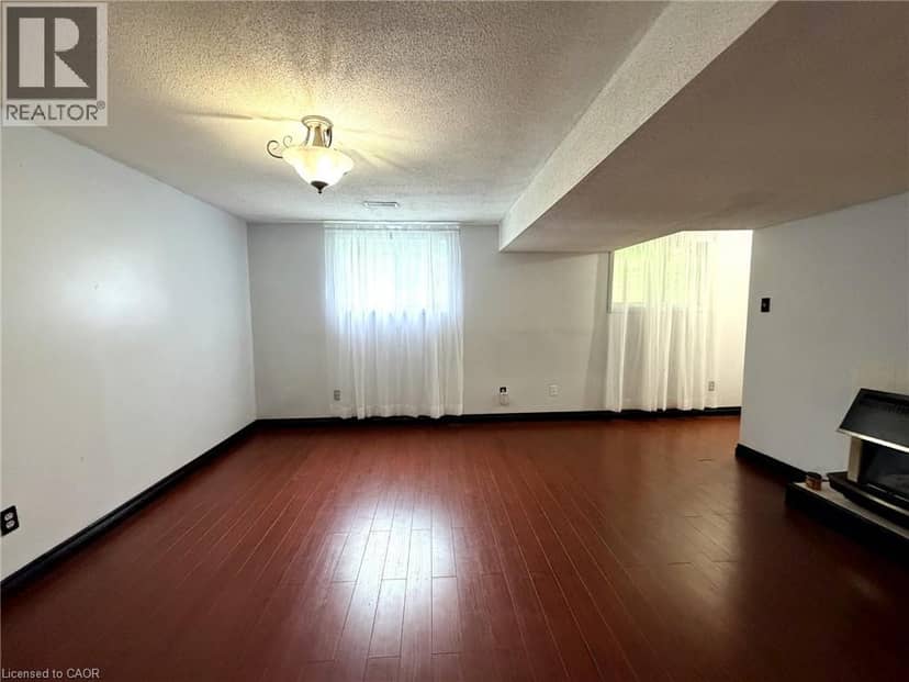 195 FERGUSON Drive Unit# 6 — photo 31 of 36