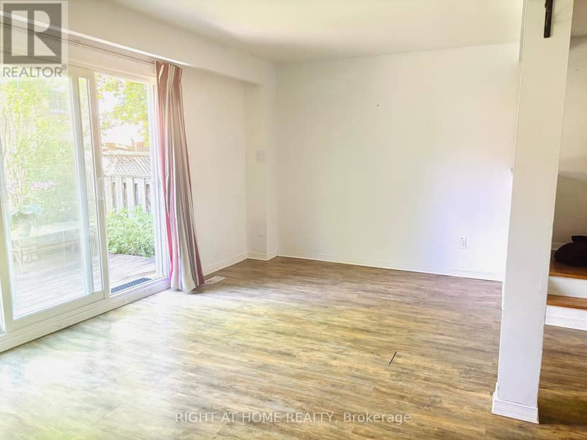 7 - 925 Bayly Street — photo 23 of 24