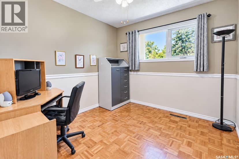 2338 McDonald AVENUE — photo 12 of 40