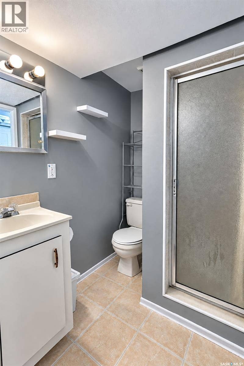 2338 McDonald AVENUE — photo 22 of 40