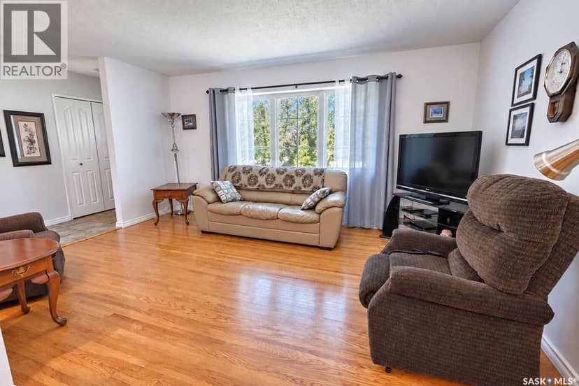 2338 McDonald AVENUE, Prince Albert, photo 3