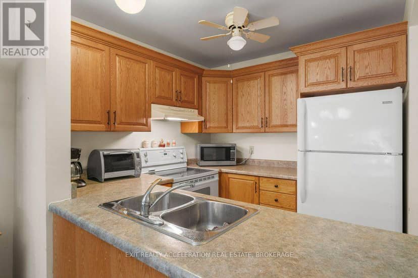 106 - 7 Centre Street S — photo 15 of 40