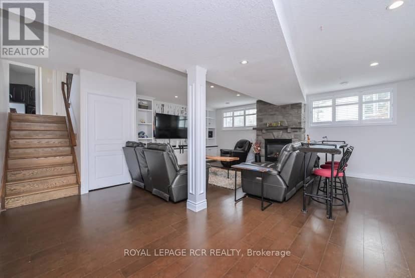 10 Fisher Drive — photo 17 of 33