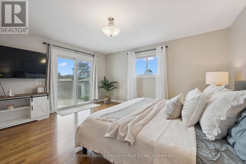 16 Argyle Drive — photo 15 of 37